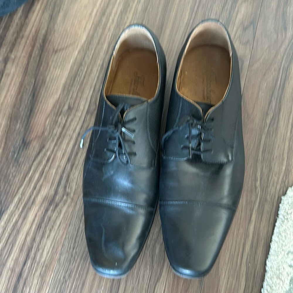 9.5 men’s Florsheim dress shoes